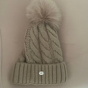 AMALIE-TN by SOIA & KYO Cable Knit Hat